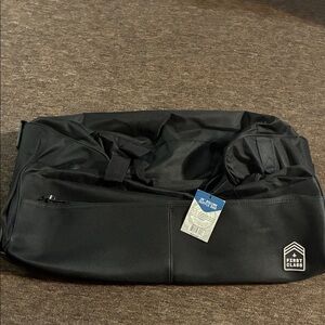 Rolling duffel bag